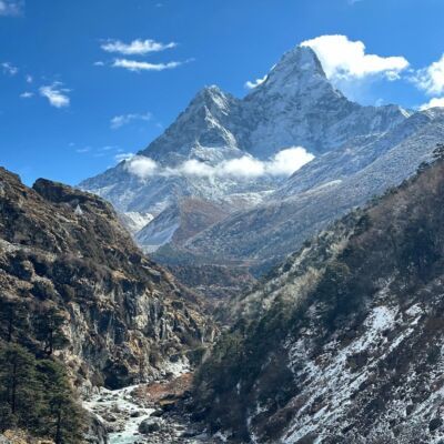 panoramic-everest-mountain-views-in-sunlight-group-excursion-400x400.jpg